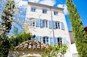 Elegant Town house-sleeps 14